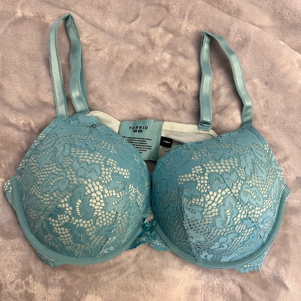NWOT Torrid Balconette Lace Overlay Bra